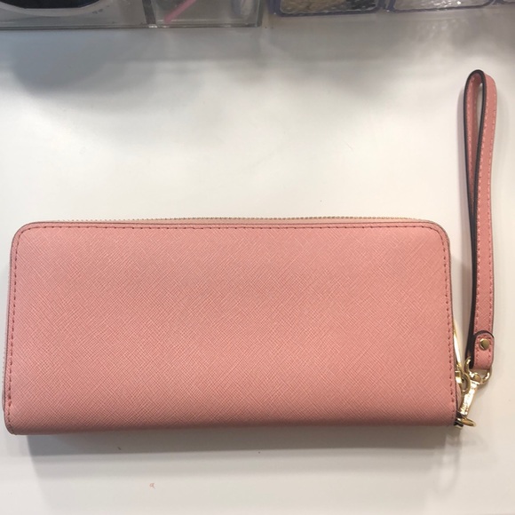COPY - Micheal Kors Dusty Pink Wallet - Picture 3 of 8